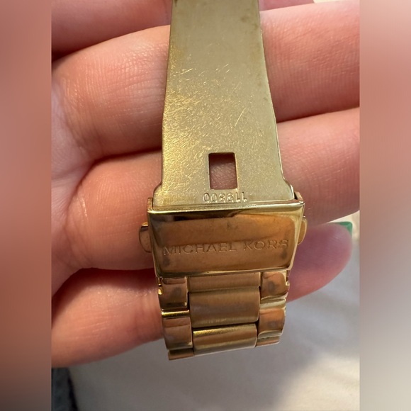 Michael Kors Golden Runway Women’s Watch - Picture 8 of 11